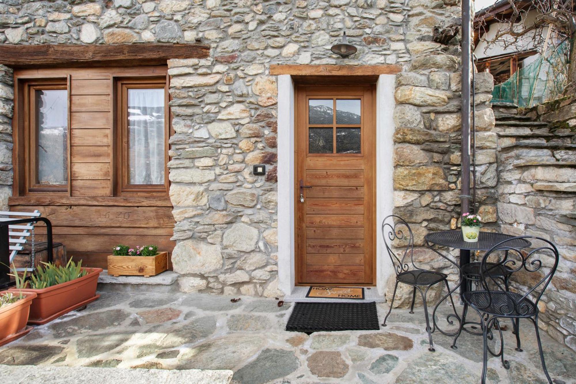 Mini House Valle D'Aosta Roisan Exteriör bild
